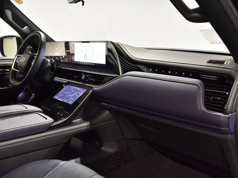 New 2026 INFINITI QX80 SPORT image 16