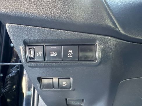 Used 2024 Toyota Corolla Cross AWD Hybrid image 31