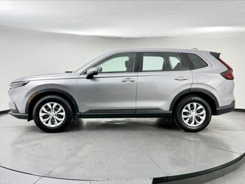 Used 2023 Honda CR-V LX image 3