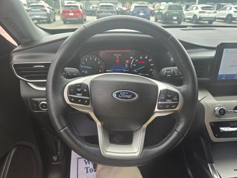 Used 2023 Ford Explorer XLT w/ Equipment Group 202A AWD/4WD image 11