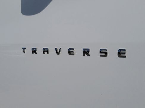 Used 2018 Chevrolet Traverse LT image 6