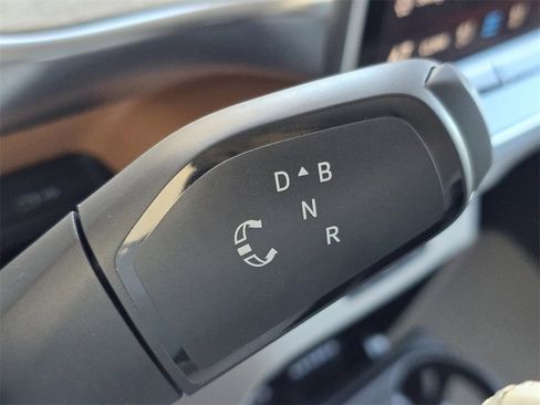 New 2025 Volkswagen ID. Buzz 1st Edition image 15