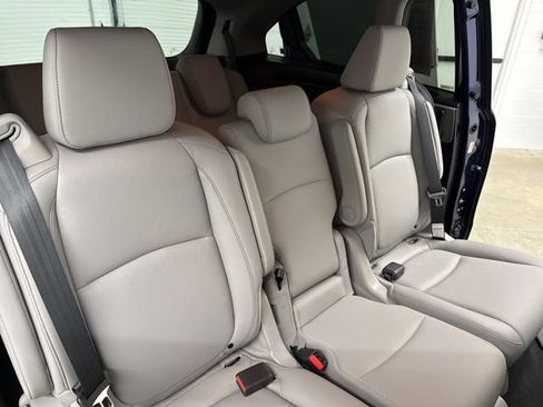 Used 2023 Honda Odyssey EX-L image 23