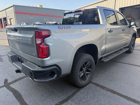Used 2023 Chevrolet Silverado 1500 LT Trail Boss w/ Convenience Package II AWD/4WD image 4
