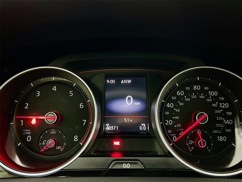 Used 2021 Volkswagen GTI SE image 12