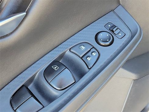 Used 2022 Nissan Sentra SV w/ Trunk Package image 18