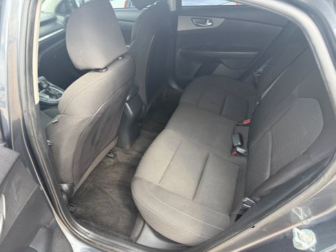 Used 2021 Kia Forte LXS FWD image 6