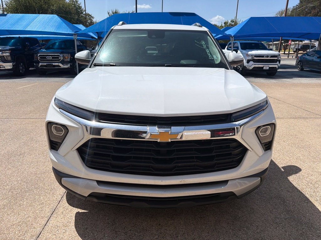 Used 2025 Chevrolet TrailBlazer LT FWD image 2