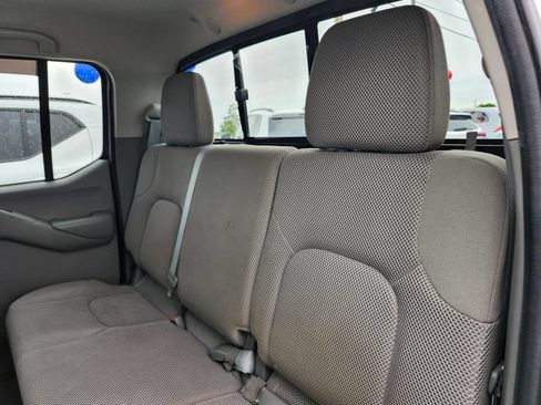 Used 2016 Nissan Frontier SV w/ SV Value Truck Package AWD/4WD image 11