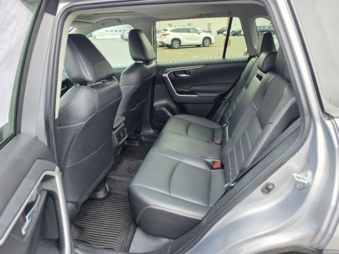 Used 2022 Toyota RAV4 XLE Premium AWD/4WD image 22