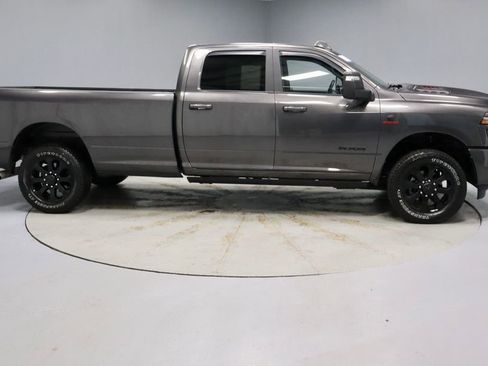 Used 2025 RAM 3500 Laramie AWD/4WD image 11