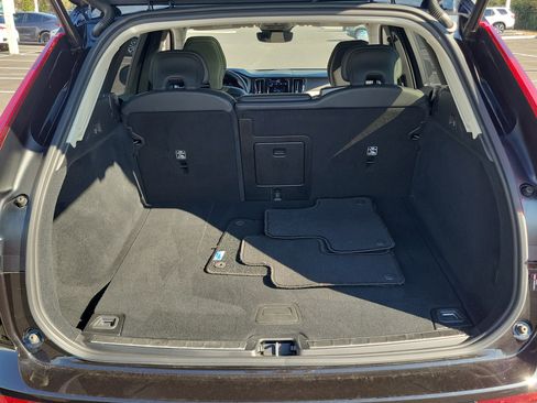 Certified 2025 Volvo XC60 B5 Plus w/ Climate Package image 30