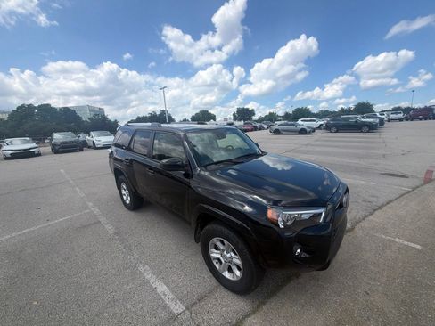 Used 2024 Toyota 4Runner SR5 AWD/4WD image 3