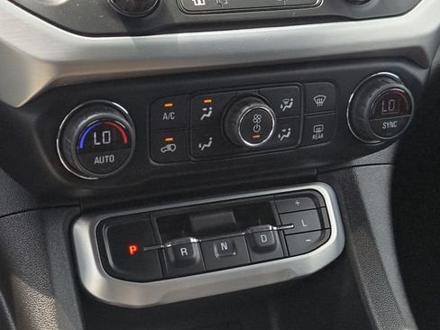 Used 2020 GMC Acadia SLE w/ Driver Convenience Package FWD image 22