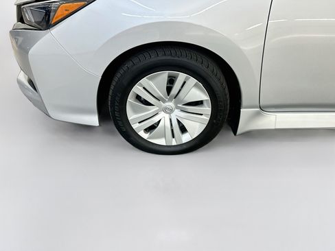 Used 2025 Nissan Leaf S FWD image 11
