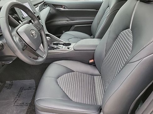 Used 2023 Toyota Camry SE w/ Cold Weather Package image 11
