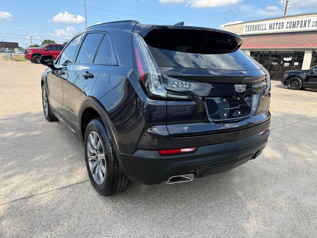 Used 2023 Cadillac XT4 Sport w/ Cold Weather Package FWD image 5