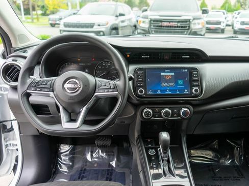 Used 2023 Nissan Kicks SV FWD image 13