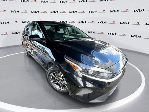 Certified 2023 Kia Forte LXS image 1