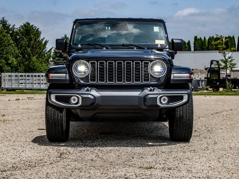 Used 2025 Jeep Wrangler Unlimited Sahara AWD/4WD image 5