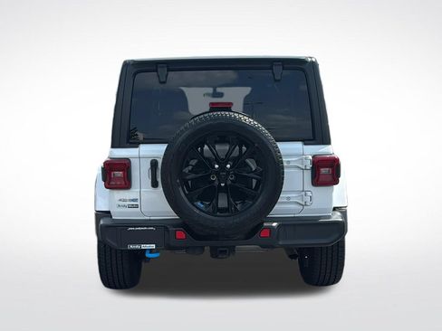 Used 2023 Jeep Wrangler Unlimited Sahara w/ Cold Weather Group AWD/4WD image 6