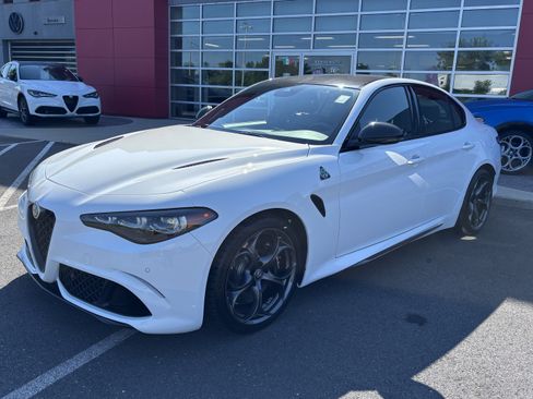 Used 2024 Alfa Romeo Giulia Quadrifoglio RWD image 4