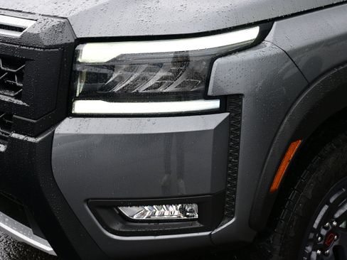 New 2026 Nissan Frontier PRO-4X w/ Pro-4x Convenience Package image 13