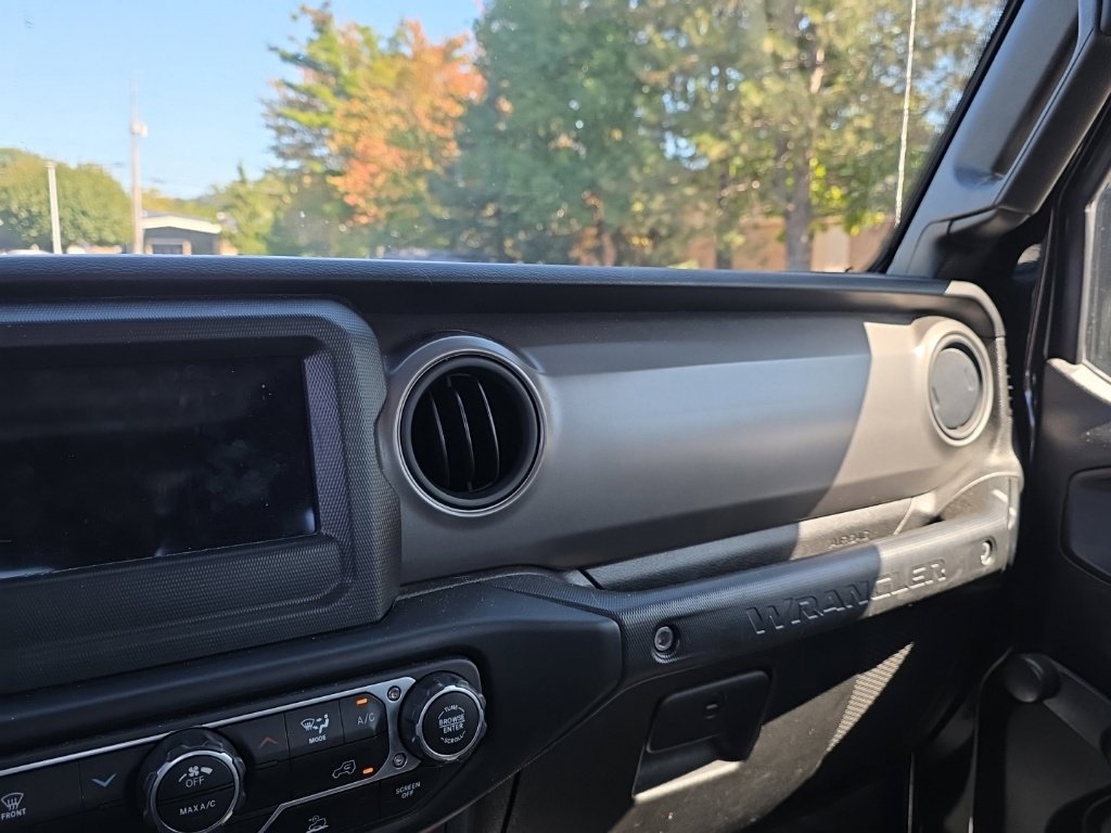 Used 2022 Jeep Wrangler Unlimited Sport AWD/4WD image 18