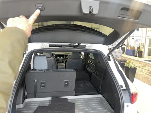 Used 2022 Buick Enclave Essence w/ Experience Buick Package image 21