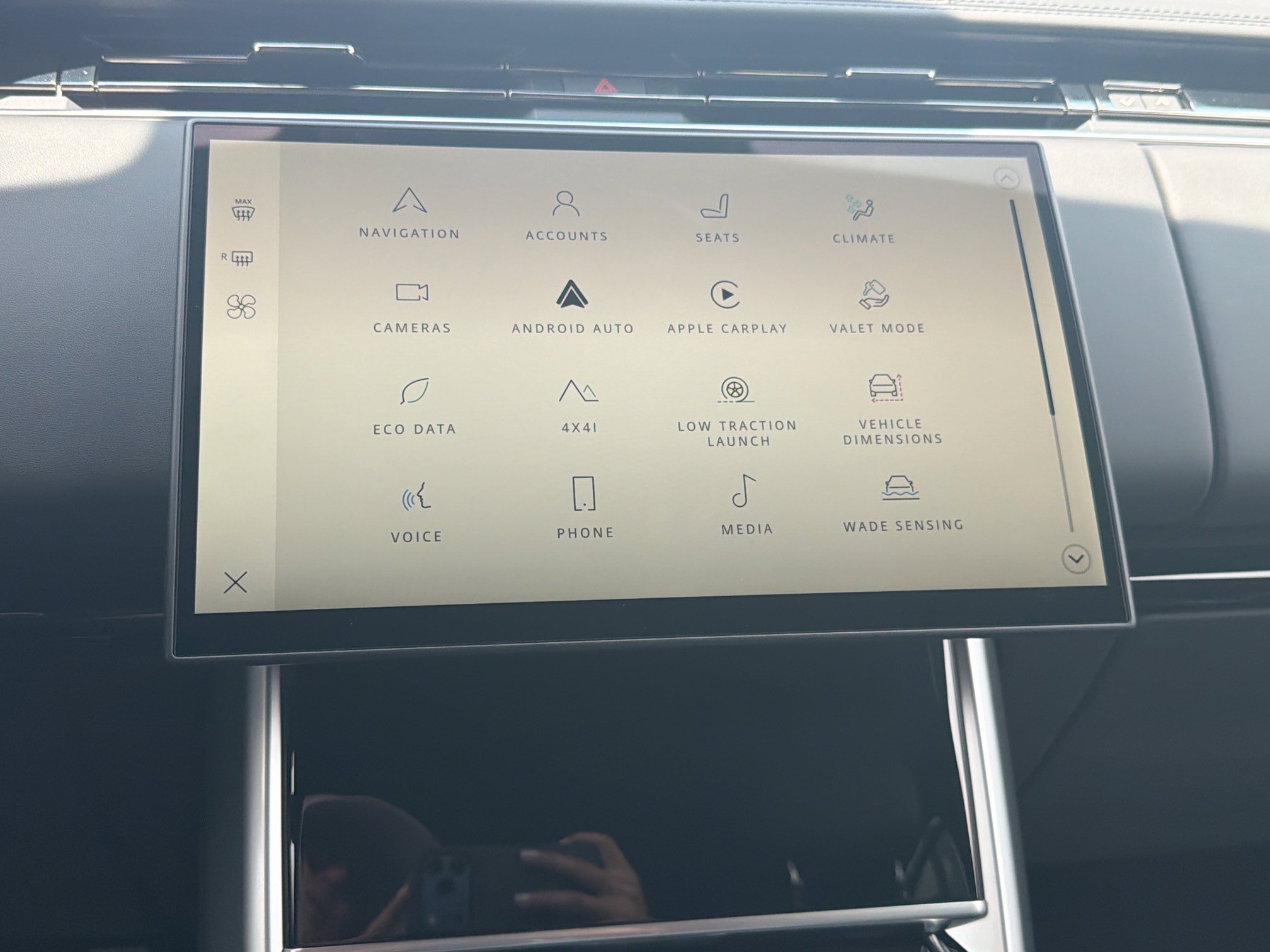 New 2026 Land Rover Range Rover SE AWD/4WD image 30