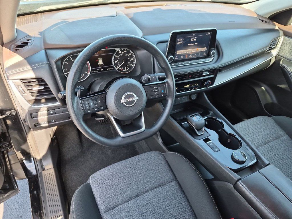Used 2023 Nissan Rogue SV AWD/4WD image 10