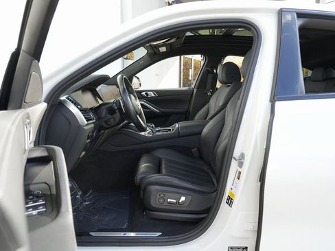 Used 2022 BMW X6 xDrive40i w/ M Sport Package image 19