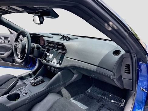 Certified 2024 Nissan Z Performance w/ Floor Mat Package RWD image 20