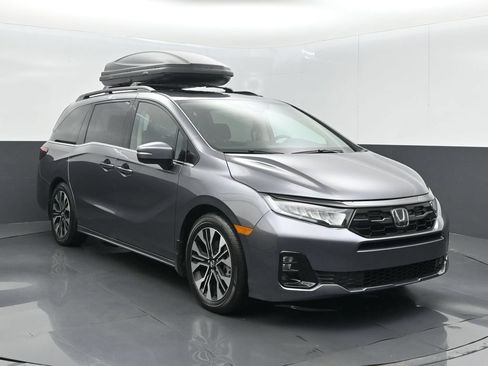 Used 2026 Honda Odyssey Elite image 3