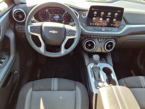 Used 2024 Chevrolet Blazer LT w/ Convenience Package FWD image 3