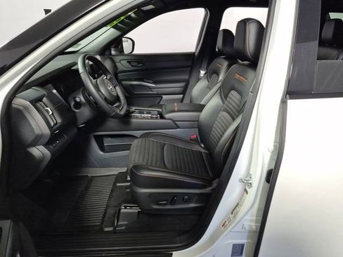 Used 2024 Nissan Pathfinder Rock Creek image 9