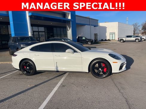 Used 2018 Porsche Panamera Turbo image 2
