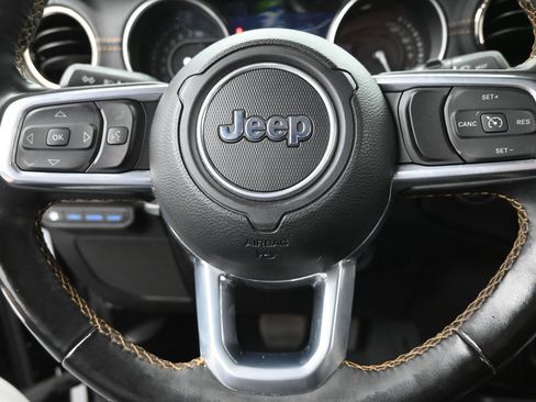 Used 2022 Jeep Wrangler Unlimited Sahara image 17