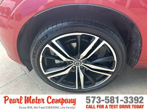 Used 2021 Volvo XC60 T5 R-Design AWD/4WD image 8