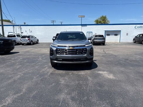 New 2026 Chevrolet Equinox LT w/ Convenience Package II FWD image 2