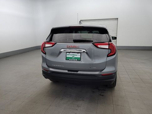 Used 2024 GMC Terrain SLE image 7