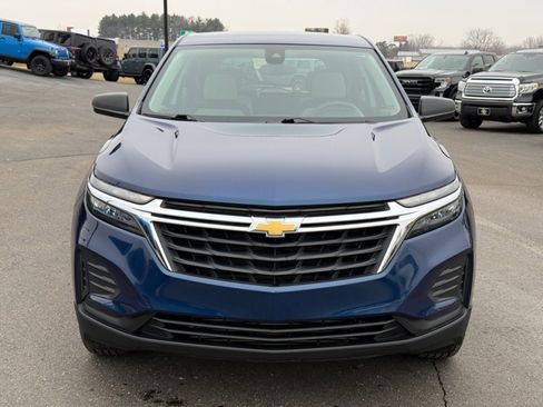 Used 2023 Chevrolet Equinox LS image 3