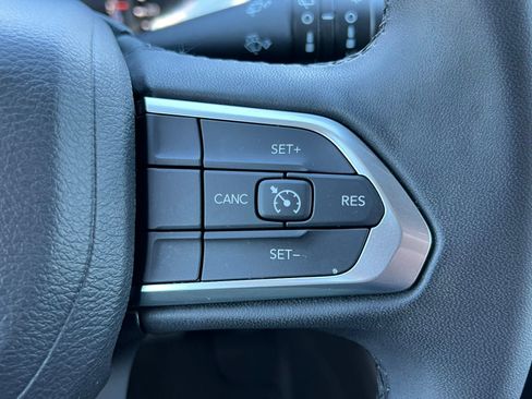 Used 2024 Jeep Compass Latitude AWD/4WD image 21