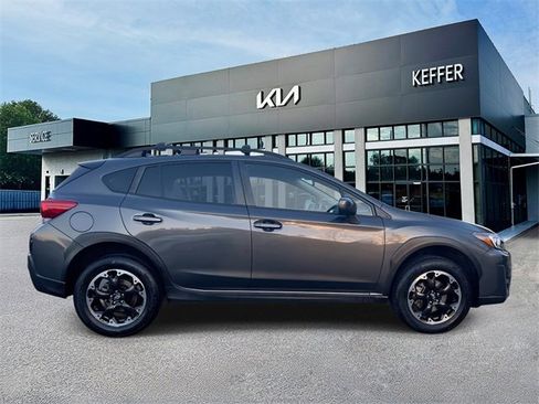 Used 2022 Subaru Crosstrek 2.0i Premium image 9
