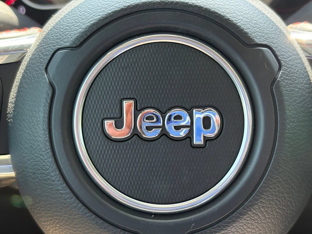 Used 2022 Jeep Wrangler Unlimited Rubicon w/ LED Lighting Group AWD/4WD image 31