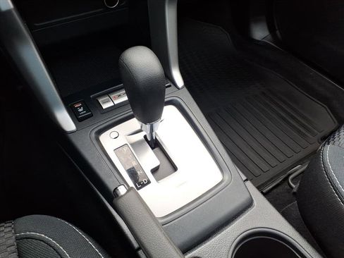 Used 2017 Subaru Forester 2.5i Premium image 16