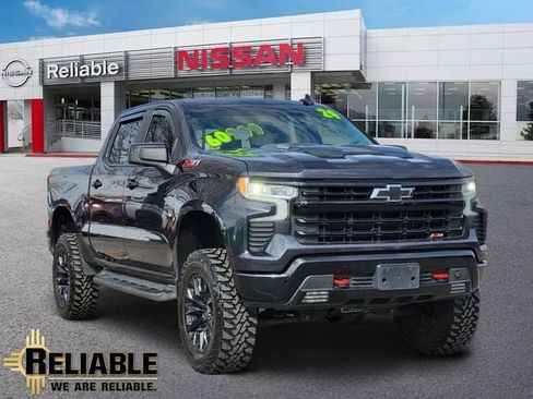 Used 2024 Chevrolet Silverado 1500 LT Trail Boss w/ Convenience Package II image 1