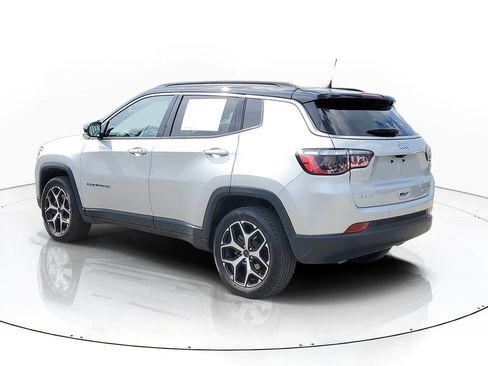Used 2025 Jeep Compass Limited AWD/4WD image 3
