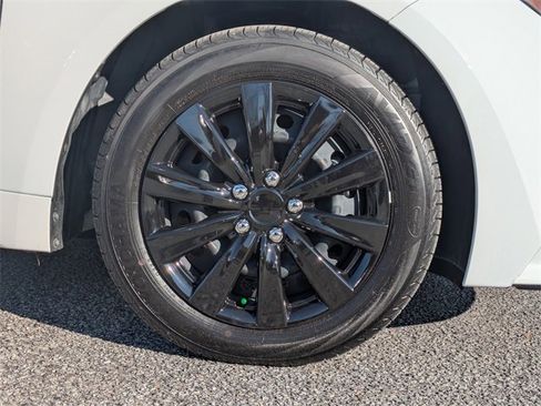 Used 2025 Toyota Corolla LE image 11