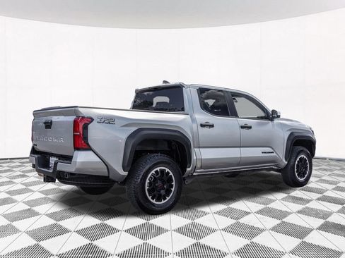 Used 2024 Toyota Tacoma TRD Off-Road AWD/4WD image 9